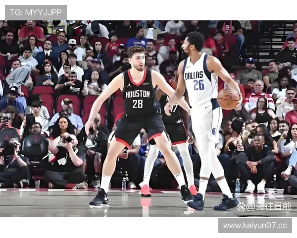 湖人险胜火箭逼近西部第三 热火五连胜重回东部第九